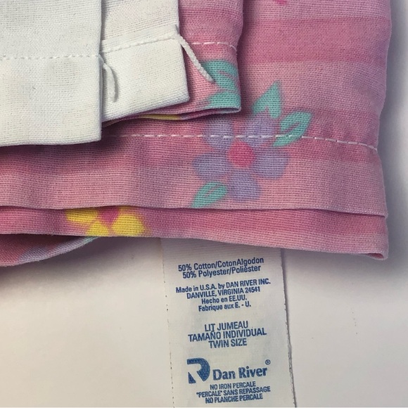 90s Vintage Barbie Bedsheets (Twin Size, Flat Sheet) 1997 - Picture 7 of 9